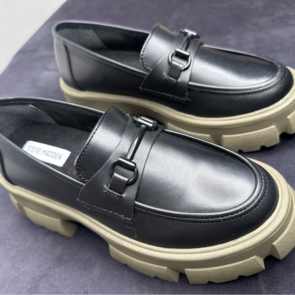 STEVE MADDEN TRIFECTA BLACK/OLIVE LOAFERS SIZE 8W
